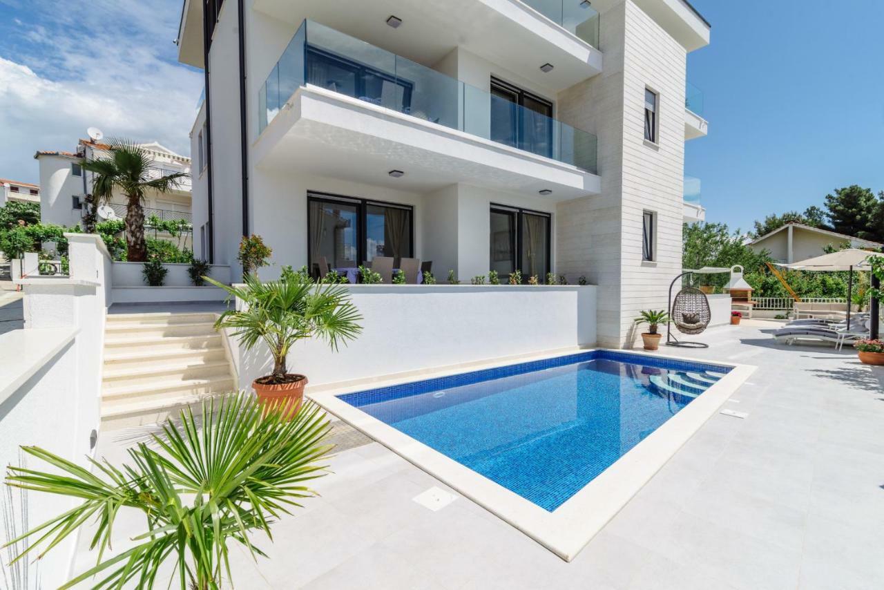 Apartments Villa Dalmatia Trogir Bagian luar foto