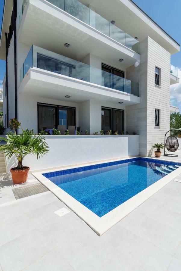 Apartments Villa Dalmatia Trogir Bagian luar foto