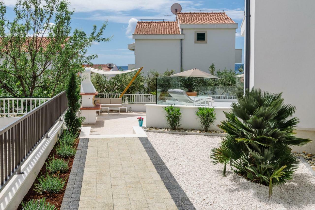 Apartments Villa Dalmatia Trogir Bagian luar foto