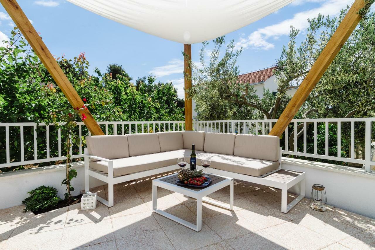 Apartments Villa Dalmatia Trogir Bagian luar foto