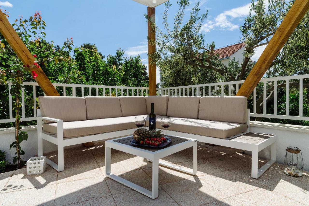 Apartments Villa Dalmatia Trogir Bagian luar foto