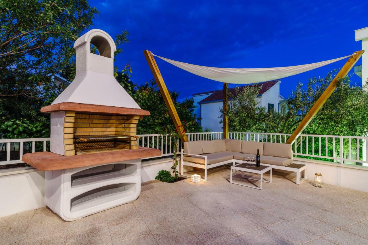 Apartments Villa Dalmatia Trogir Bagian luar foto