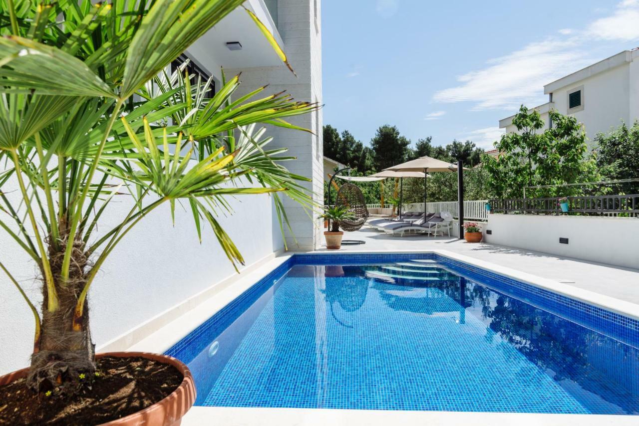 Apartments Villa Dalmatia Trogir Bagian luar foto