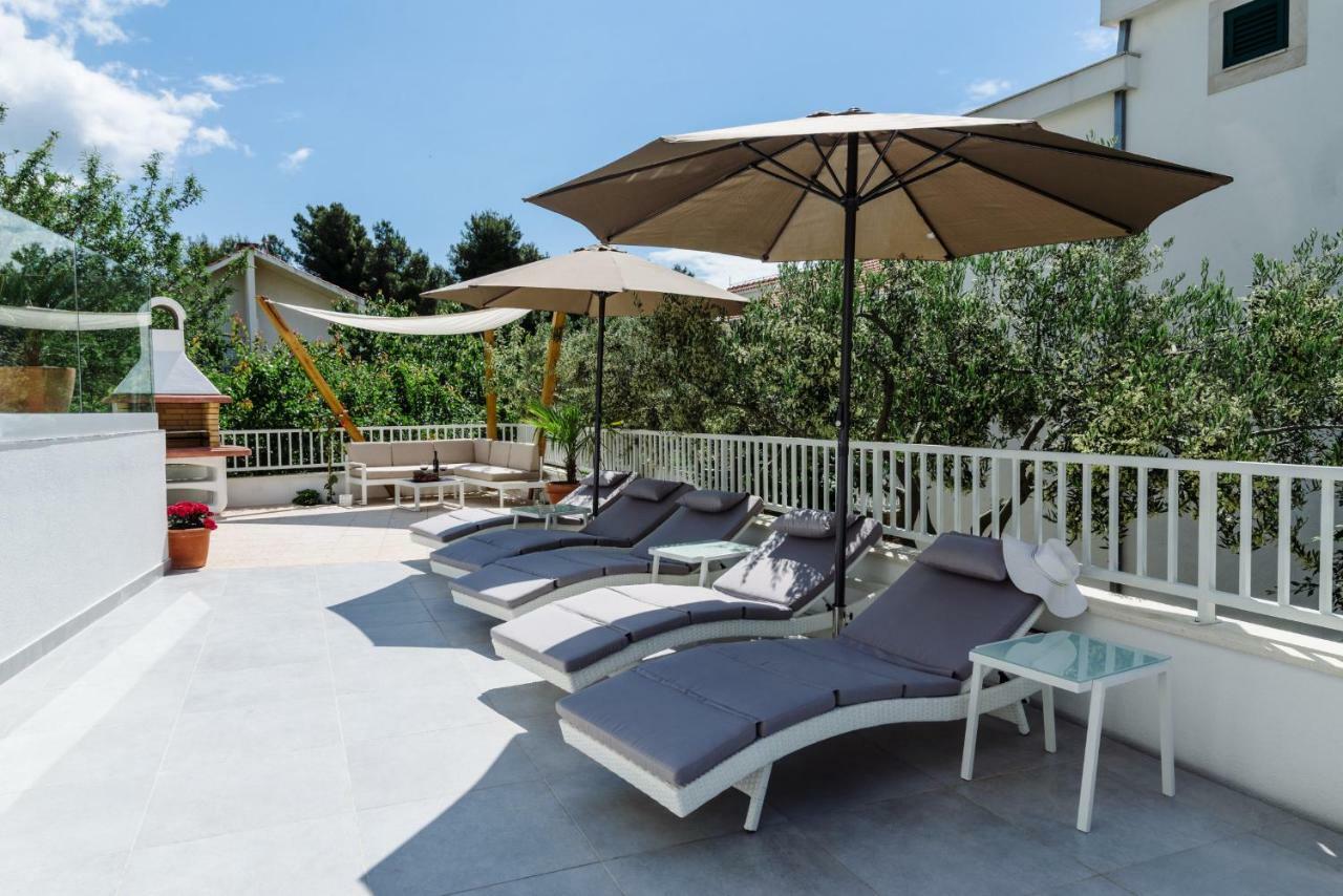 Apartments Villa Dalmatia Trogir Bagian luar foto
