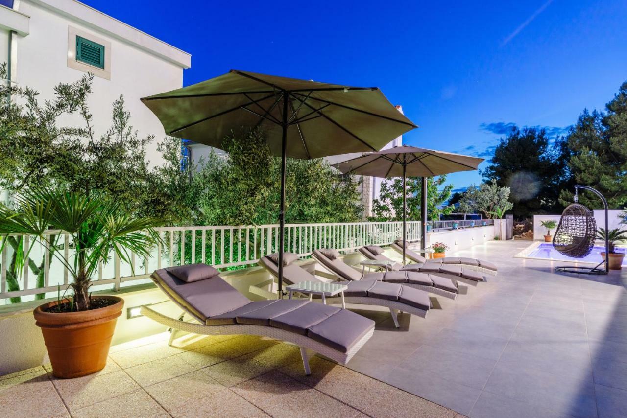 Apartments Villa Dalmatia Trogir Bagian luar foto