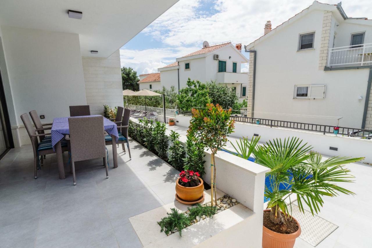 Apartments Villa Dalmatia Trogir Bagian luar foto