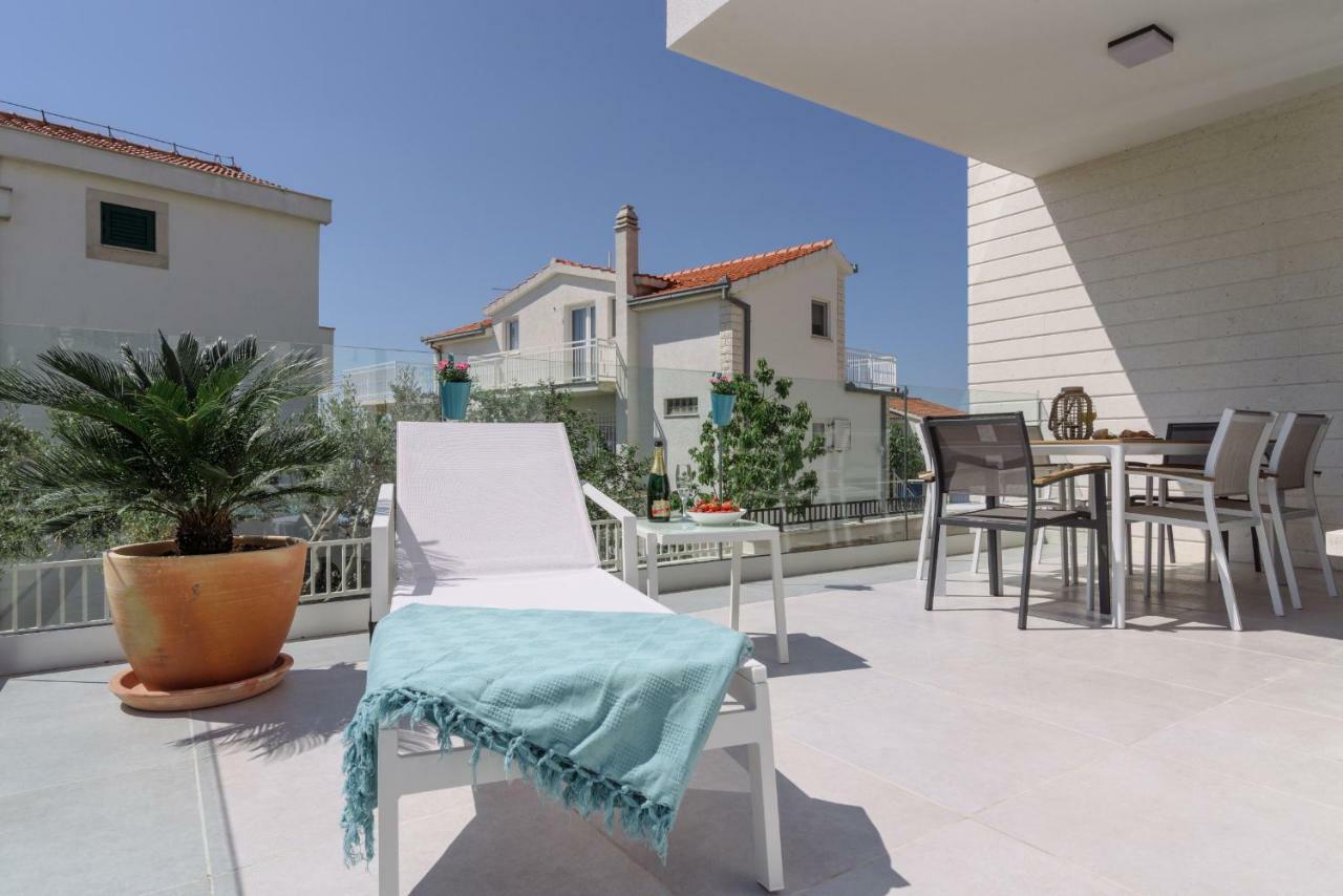 Apartments Villa Dalmatia Trogir Bagian luar foto