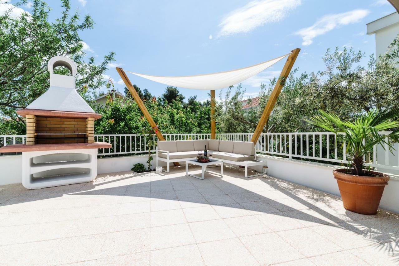 Apartments Villa Dalmatia Trogir Bagian luar foto